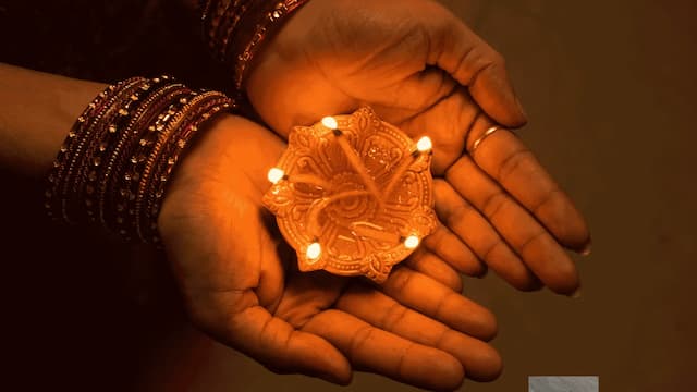 Diwali Puja Vidhi: Complete Guide for Worshipping Lakshmi and Ganesh.  blog image